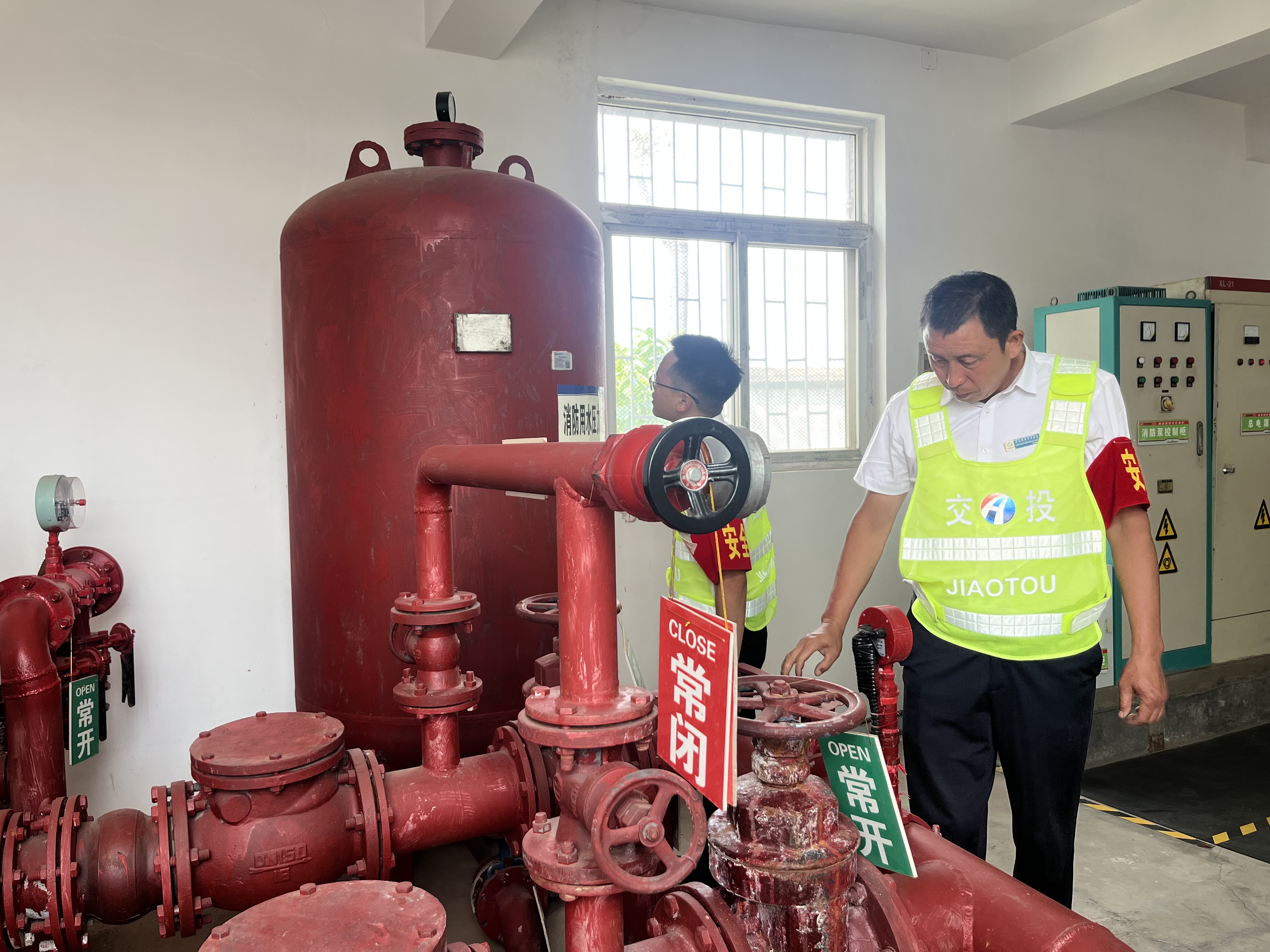 2025年5月30日,澠池西停車區(qū)南區(qū)組織開(kāi)展“端午”節(jié)前安全生產(chǎn)及隱患排查活動(dòng)(拍攝者:劉玲15639868892)。.jpg 2025年5月30日,澠池西停車區(qū)南區(qū)組織開(kāi)展“端午”節(jié)前安全生產(chǎn)及隱患排查活動(dòng)(拍攝者:劉玲15639868892)。.jpg